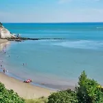 Ilo - Devant La Des Nonnes *