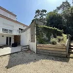 Ilo - Devant La Des Nonnes Villa *