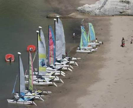 فيلة Ilo - Devant La Des Nonnes