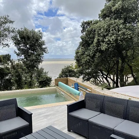 Ilo - Devant La Des Nonnes *