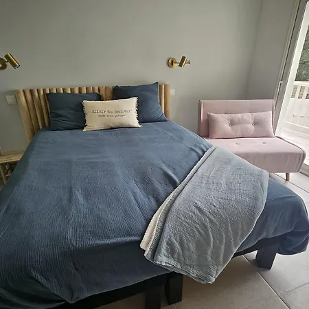 فيلة Ilo - Devant La Des Nonnes *