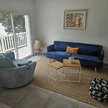 Ilo - Devant La Des Nonnes ميشيرس سور جيغوند