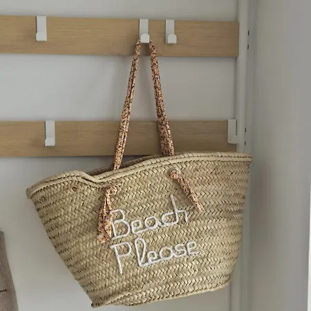 Ilo - Devant La Des Nonnes فيلة ميشيرس سور جيغوند